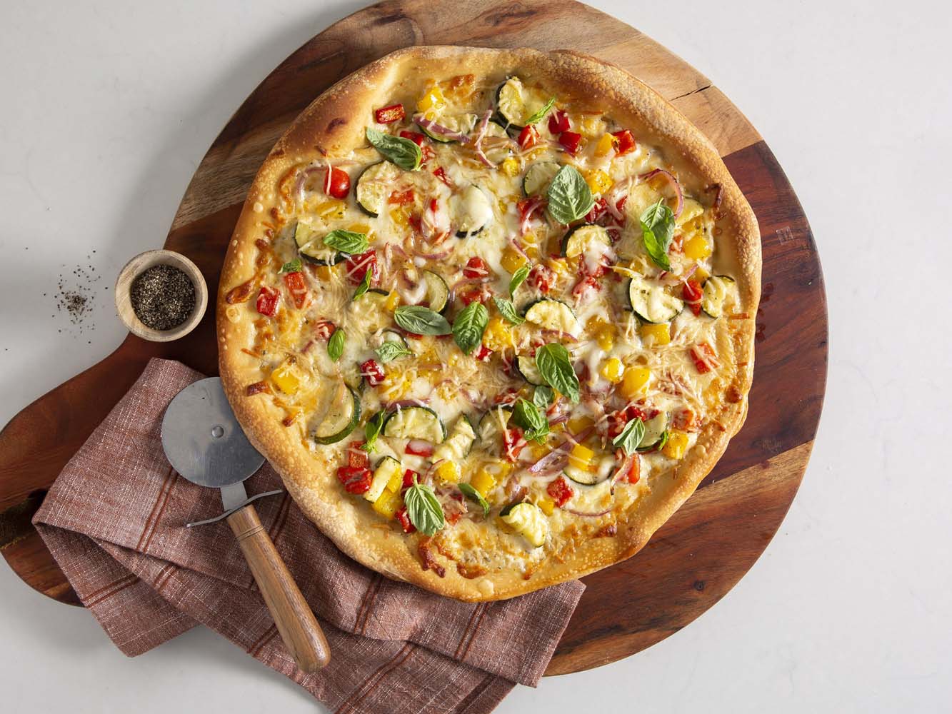 Ranch vegetable pizza to pair with FRE alcohol-removed Red wine